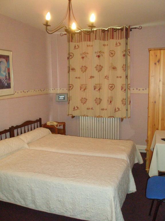 Hotel Des Alpes Brides-les-Bains Ruang foto