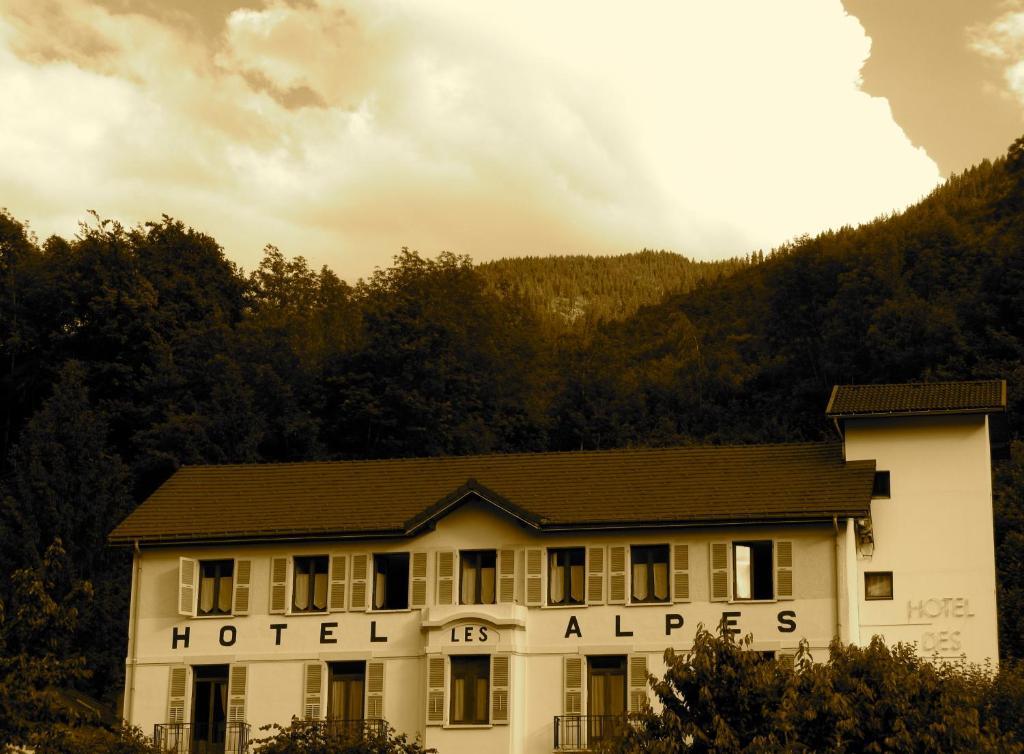 Hotel Des Alpes Brides-les-Bains Bagian luar foto