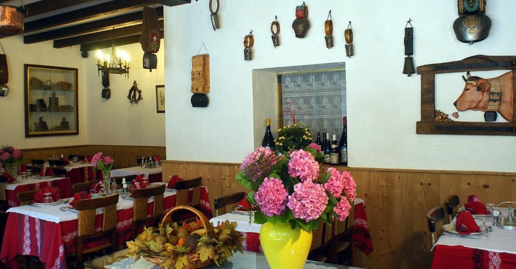 Hotel Des Alpes Brides-les-Bains Bagian luar foto